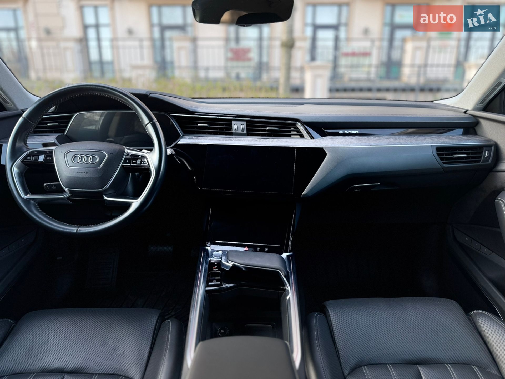 Audi e-tron 2019 VIN WA1VAAGE3KB023106 фото оголошення 16 з 24