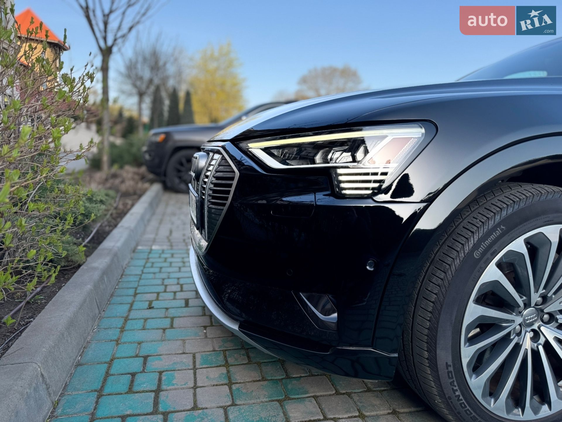 Audi e-tron 2019 VIN WA1VAAGE3KB023106 фото оголошення 5 з 24