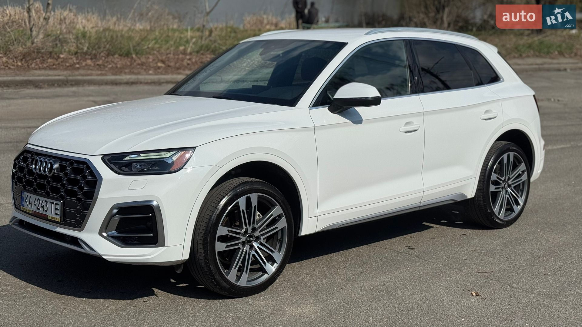 Audi Q5 2021 VIN WA1AAAFY2M2108791 фото оголошення 2 з 25