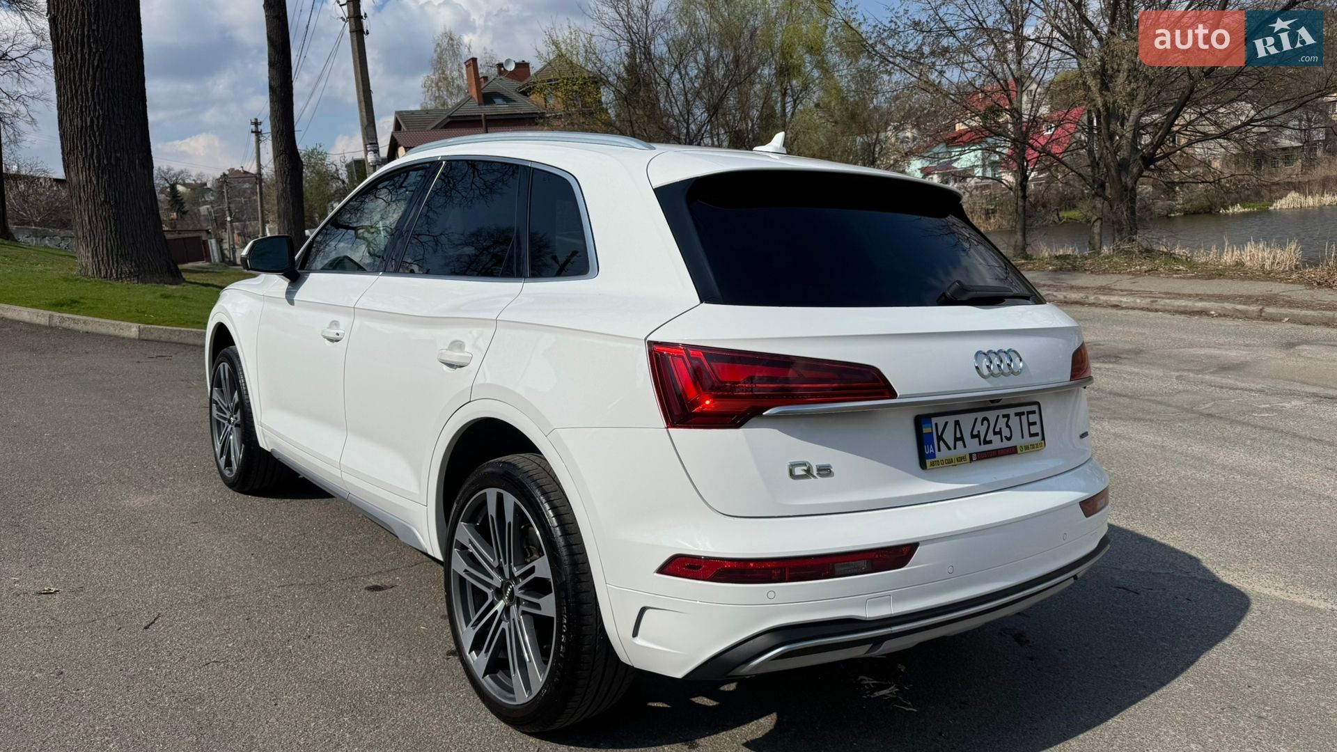 Audi Q5 2021 VIN WA1AAAFY2M2108791 фото оголошення 4 з 25