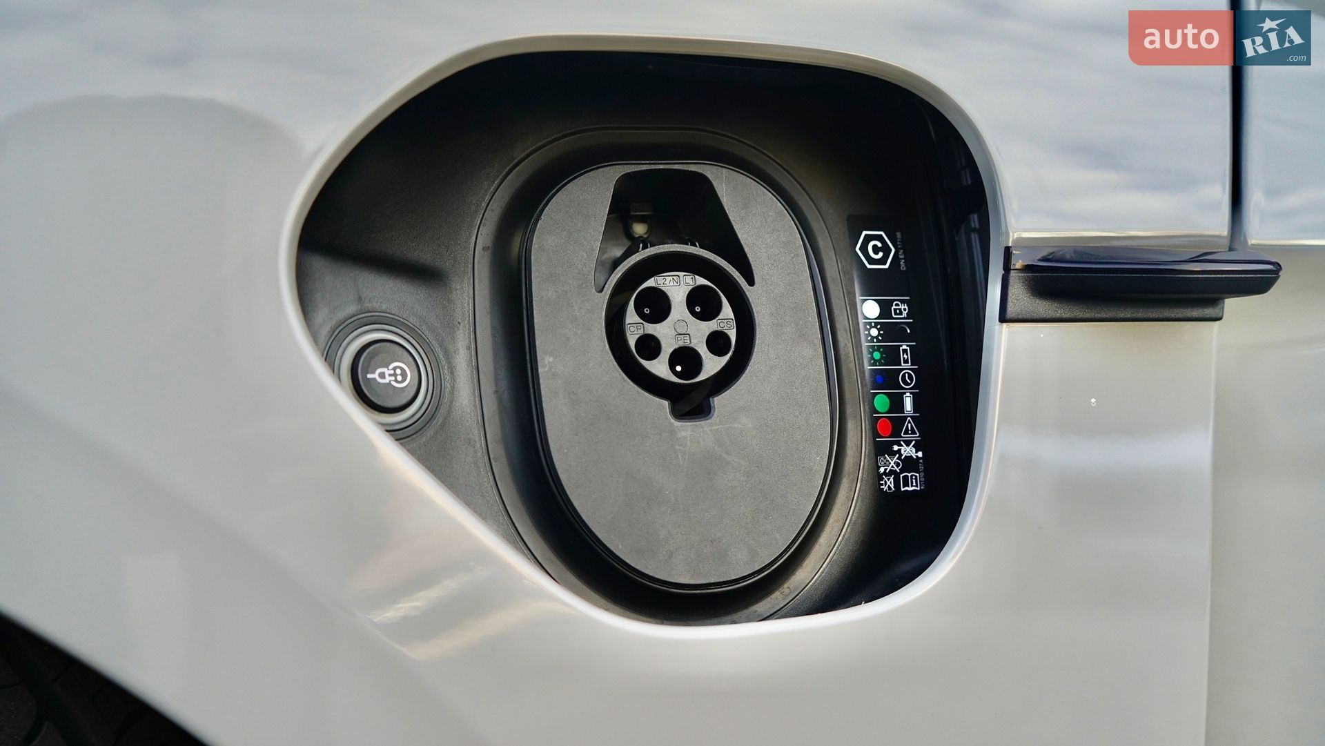Porsche Taycan 2024 VIN WP0AC2Y10SSA55272 фото оголошення 20 з 60