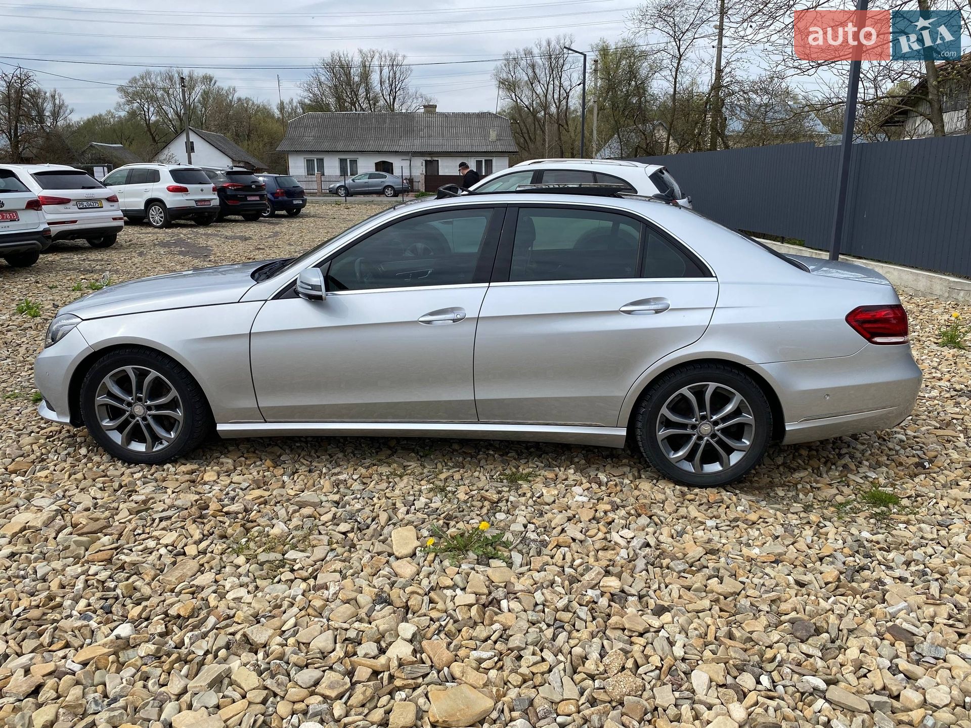 Mercedes-Benz E-Class 2013 VIN WDDHF9HB3EA945902 фото оголошення 4 з 25