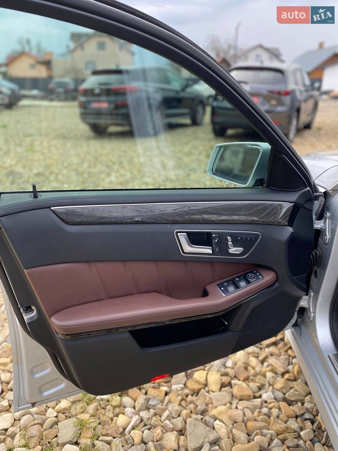 Mercedes-Benz E-Class 2013 VIN WDDHF9HB3EA945902 фото оголошення 14 з 25
