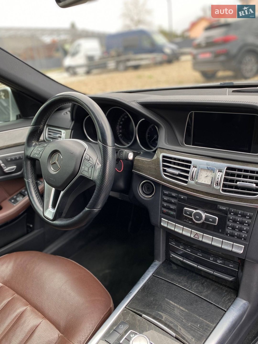 Mercedes-Benz E-Class 2013 VIN WDDHF9HB3EA945902 фото оголошення 23 з 25