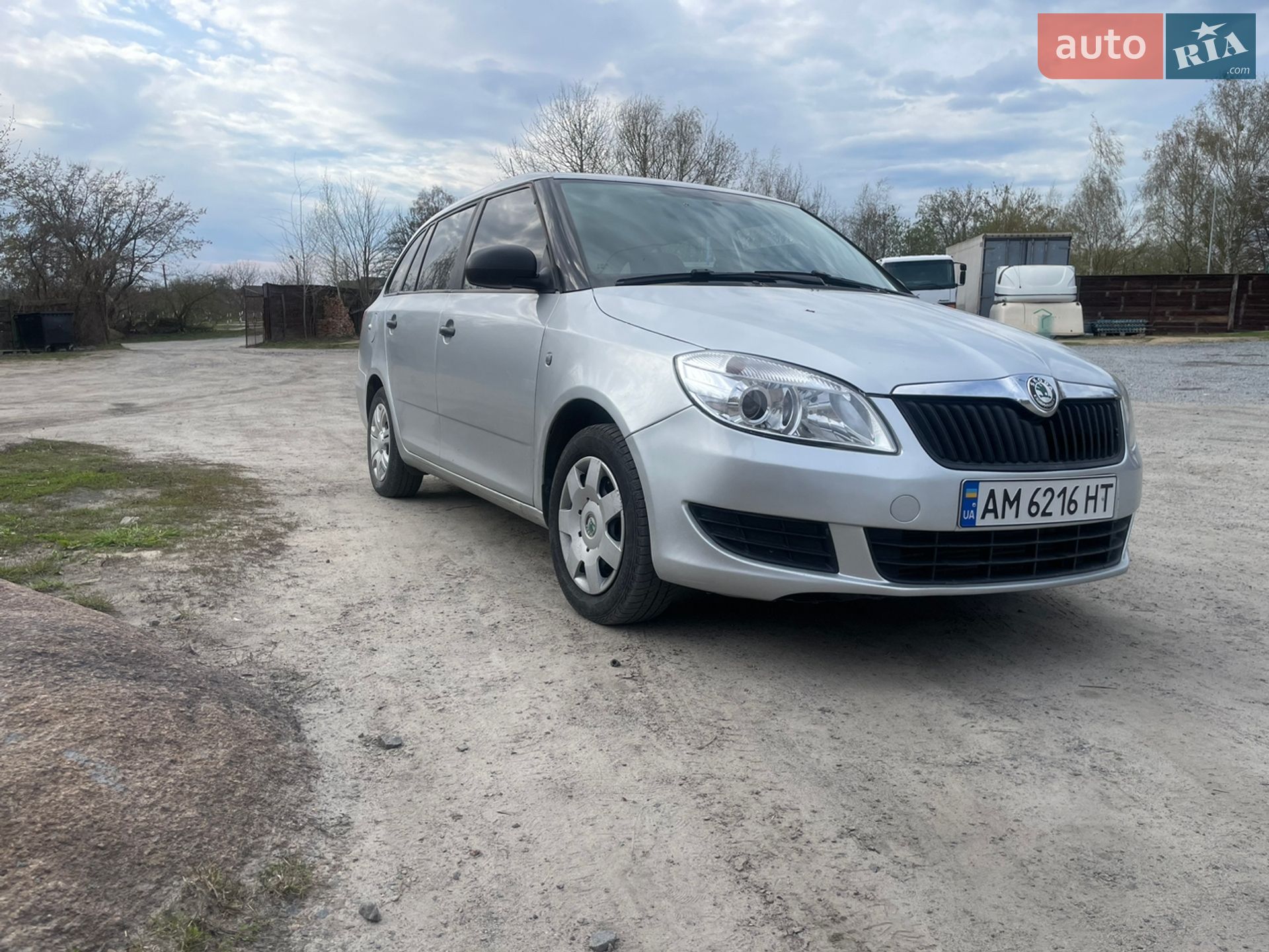 Skoda Fabia 2011 VIN TMBJS25J1C3104026 фото оголошення 3 з 16