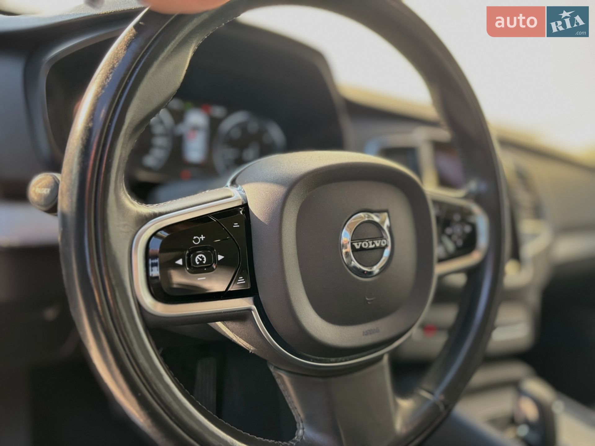Volvo XC90 2020 VIN YV1LCK2VCM1685454 фото оголошення 36 з 61