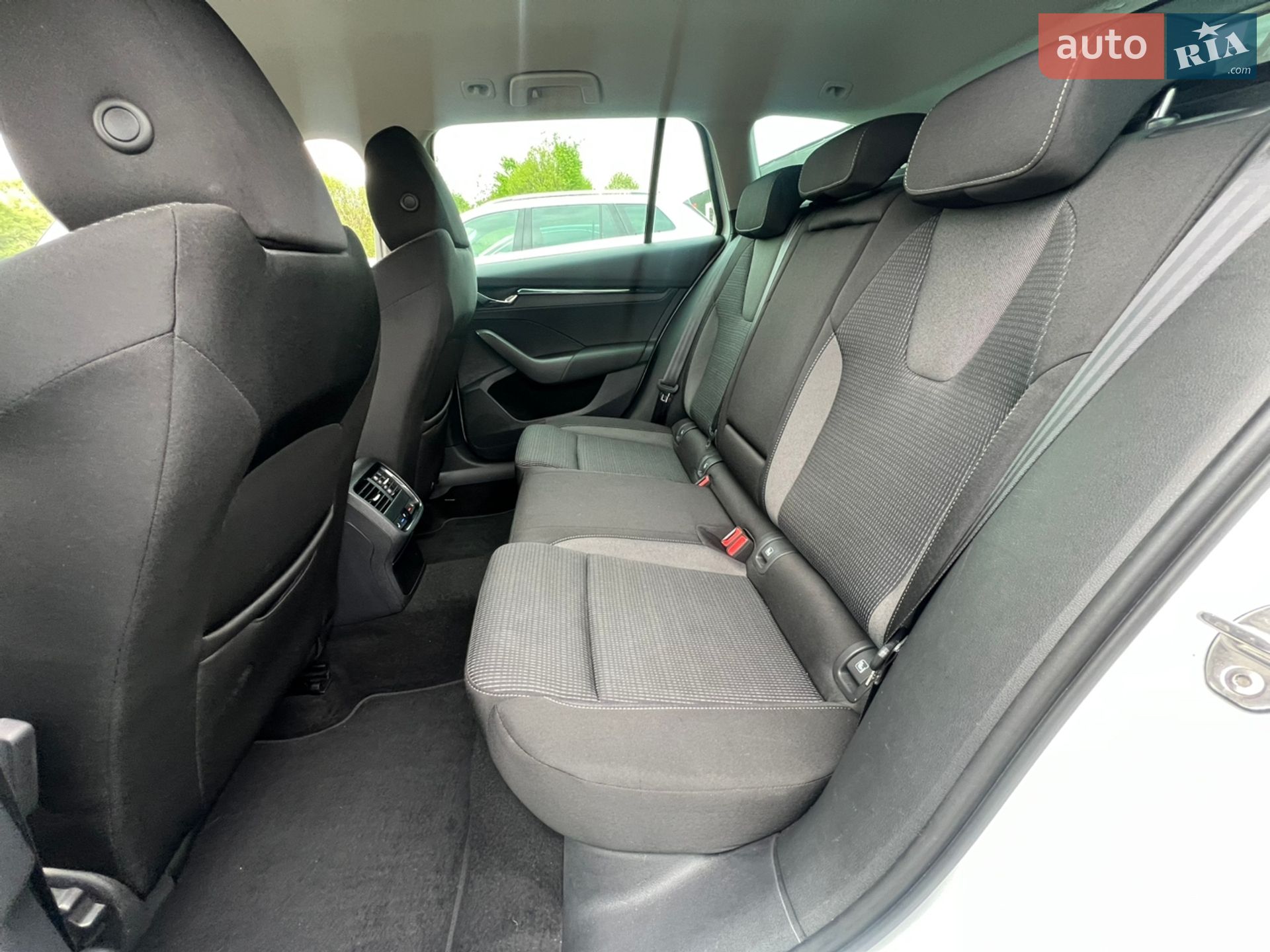 Skoda Octavia 2021 VIN TMBJJ7NX3NY051095 фото оголошення 12 з 16