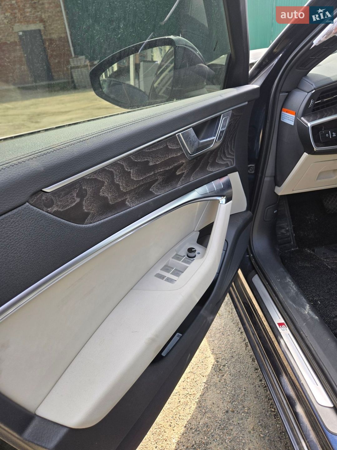 Audi A6 2022 VIN WAUZZZF23NN036959 фото оголошення 13 з 18