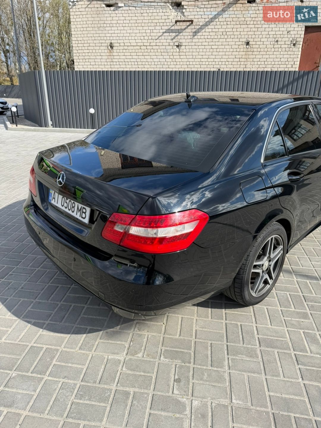 Mercedes-Benz E-Class 2011 VIN WDD2120411A510954 фото оголошення 10 з 24