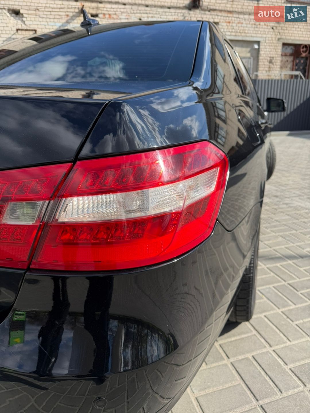 Mercedes-Benz E-Class 2011 VIN WDD2120411A510954 фото оголошення 22 з 24