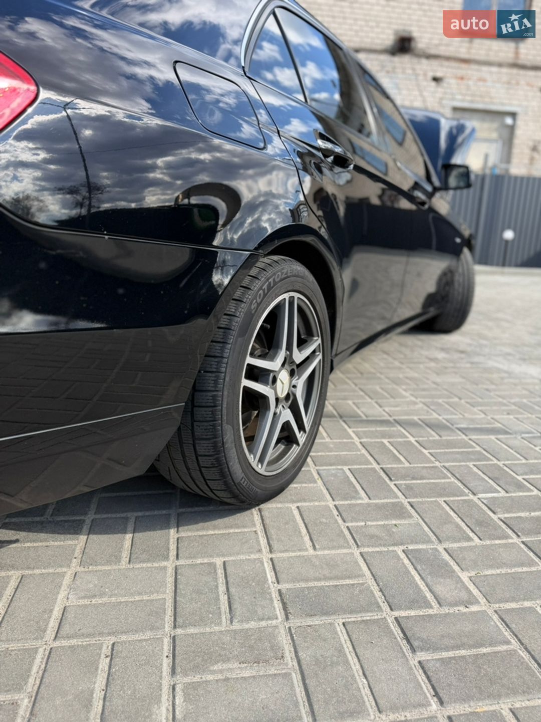 Mercedes-Benz E-Class 2011 VIN WDD2120411A510954 фото оголошення 24 з 24