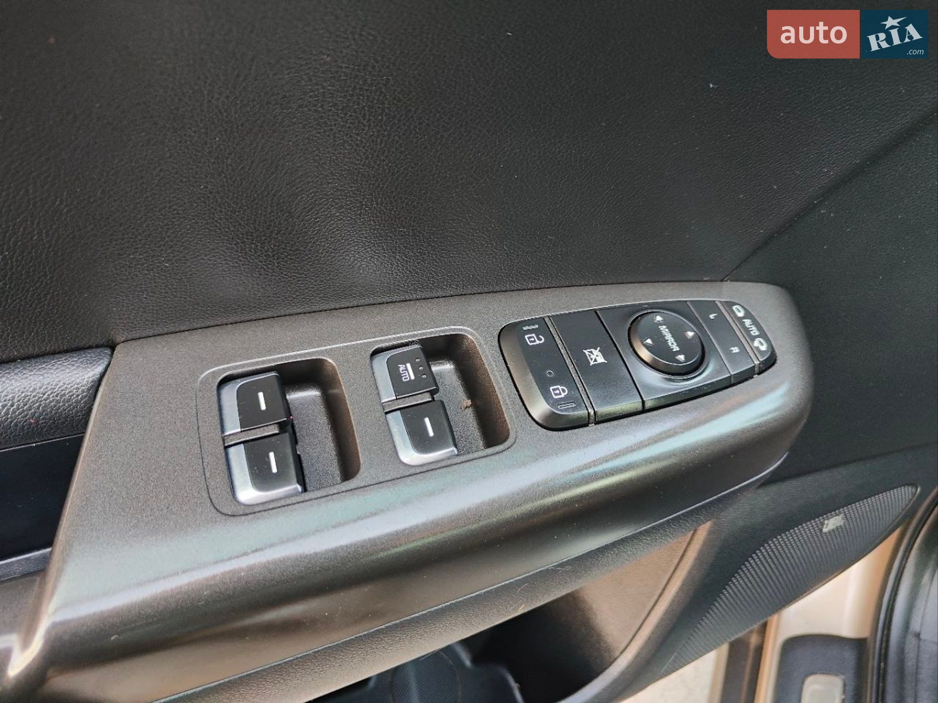 Kia Sportage 2016 VIN U5YPH813DGL198453 фото оголошення 17 з 23