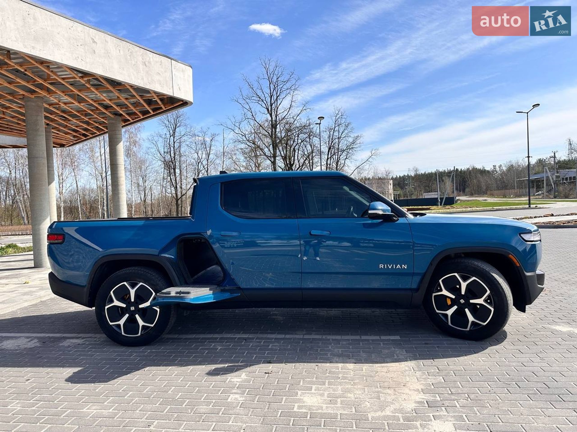 Rivian R1T 2023 VIN 7FCTGAAA0PN021721 фото оголошення 12 з 54