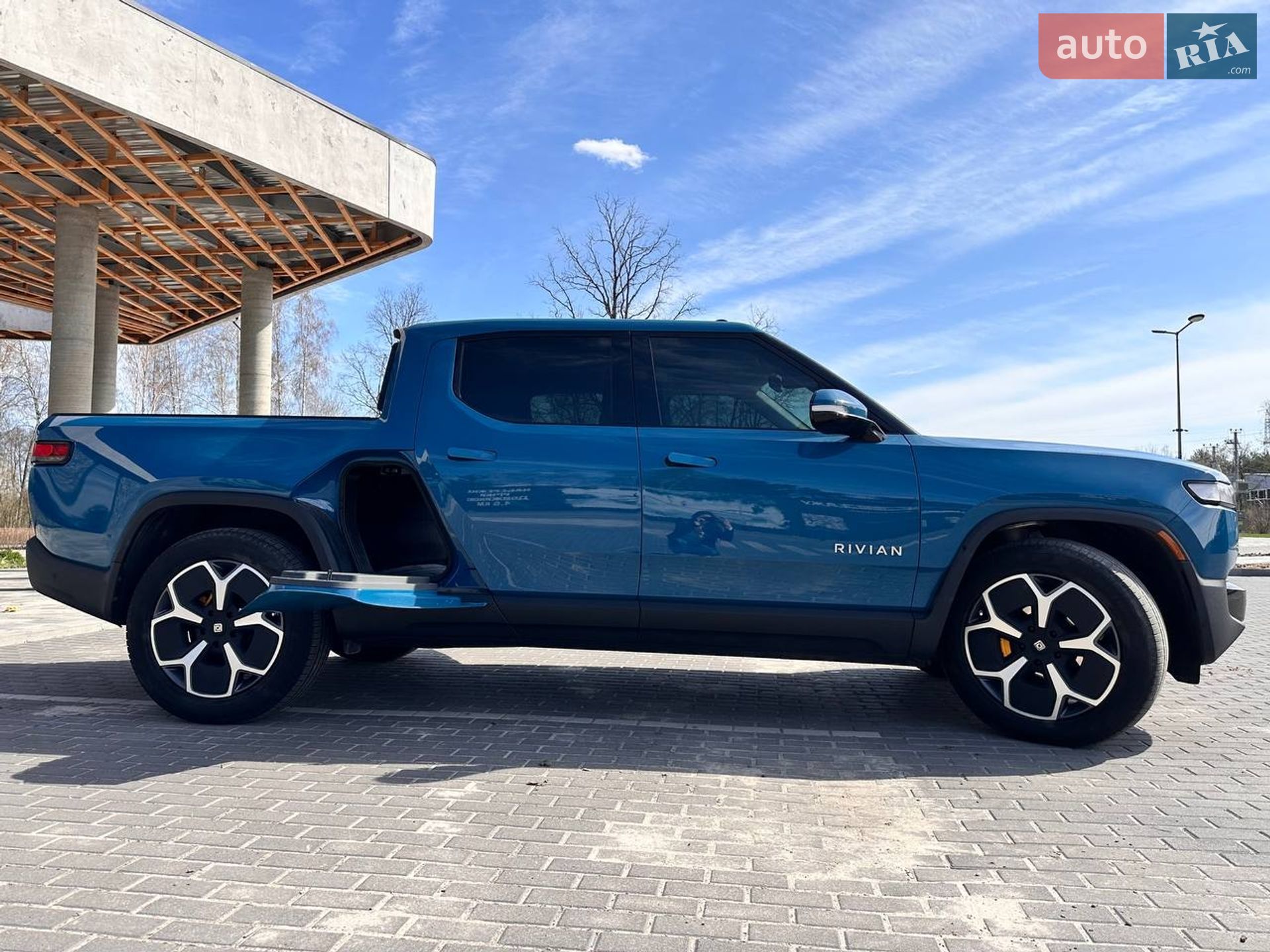 Rivian R1T 2023 VIN 7FCTGAAA0PN021721 фото оголошення 14 з 54