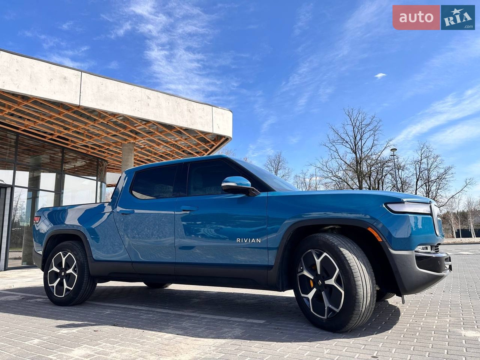 Rivian R1T 2023 VIN 7FCTGAAA0PN021721 фото оголошення 9 з 54