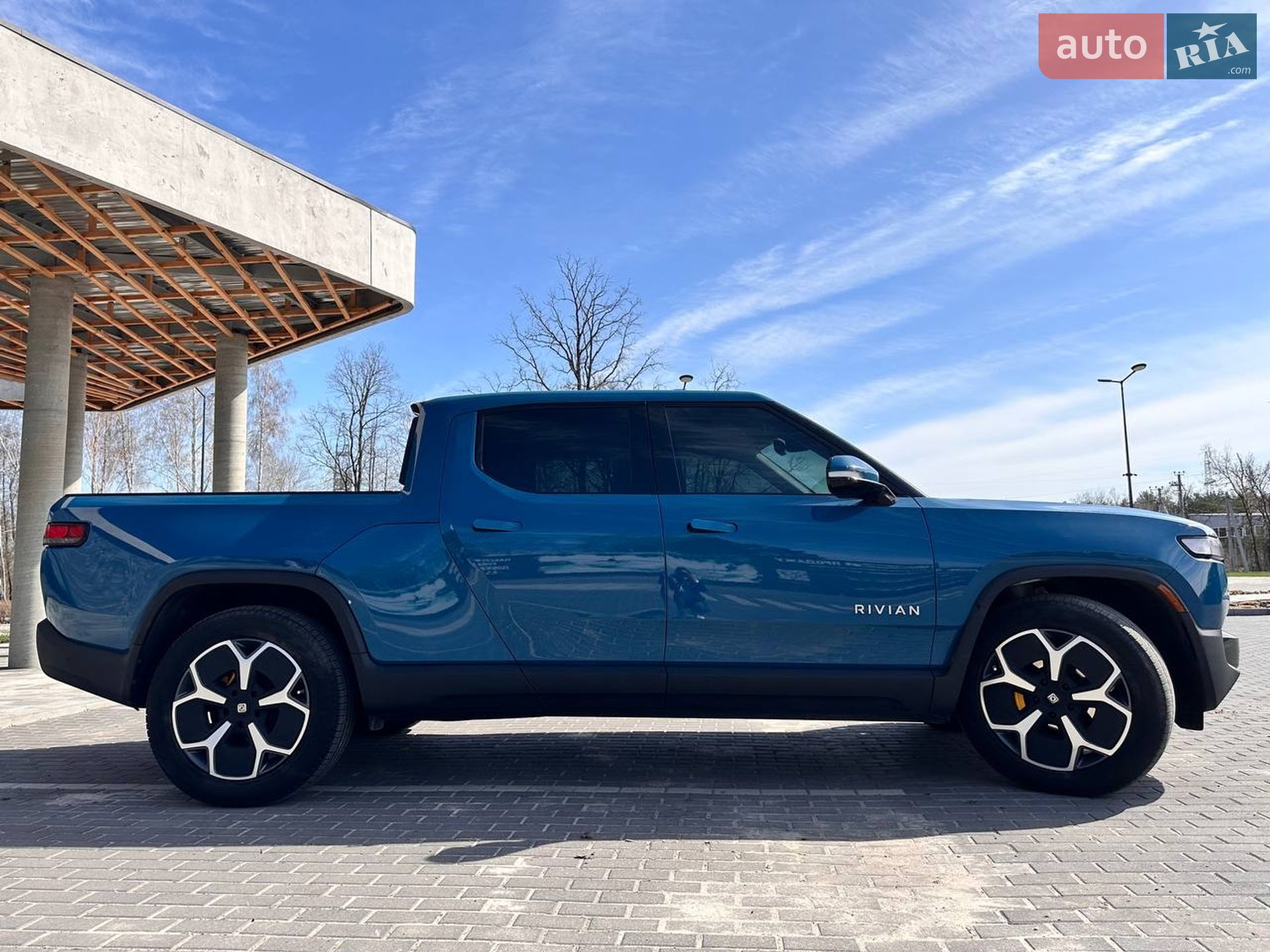 Rivian R1T 2023 VIN 7FCTGAAA0PN021721 фото оголошення 11 з 54