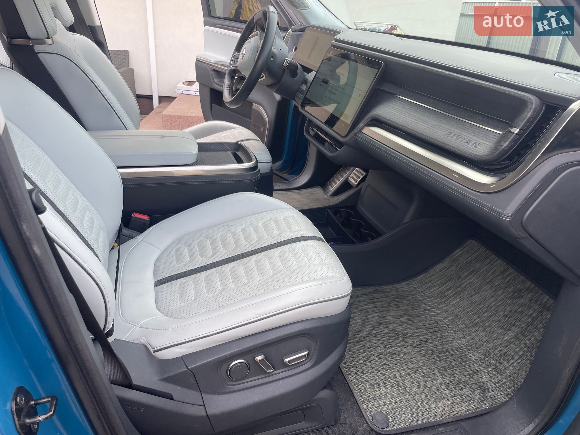 Rivian R1T 2023 VIN 7FCTGAAA0PN021721 фото оголошення 27 з 54