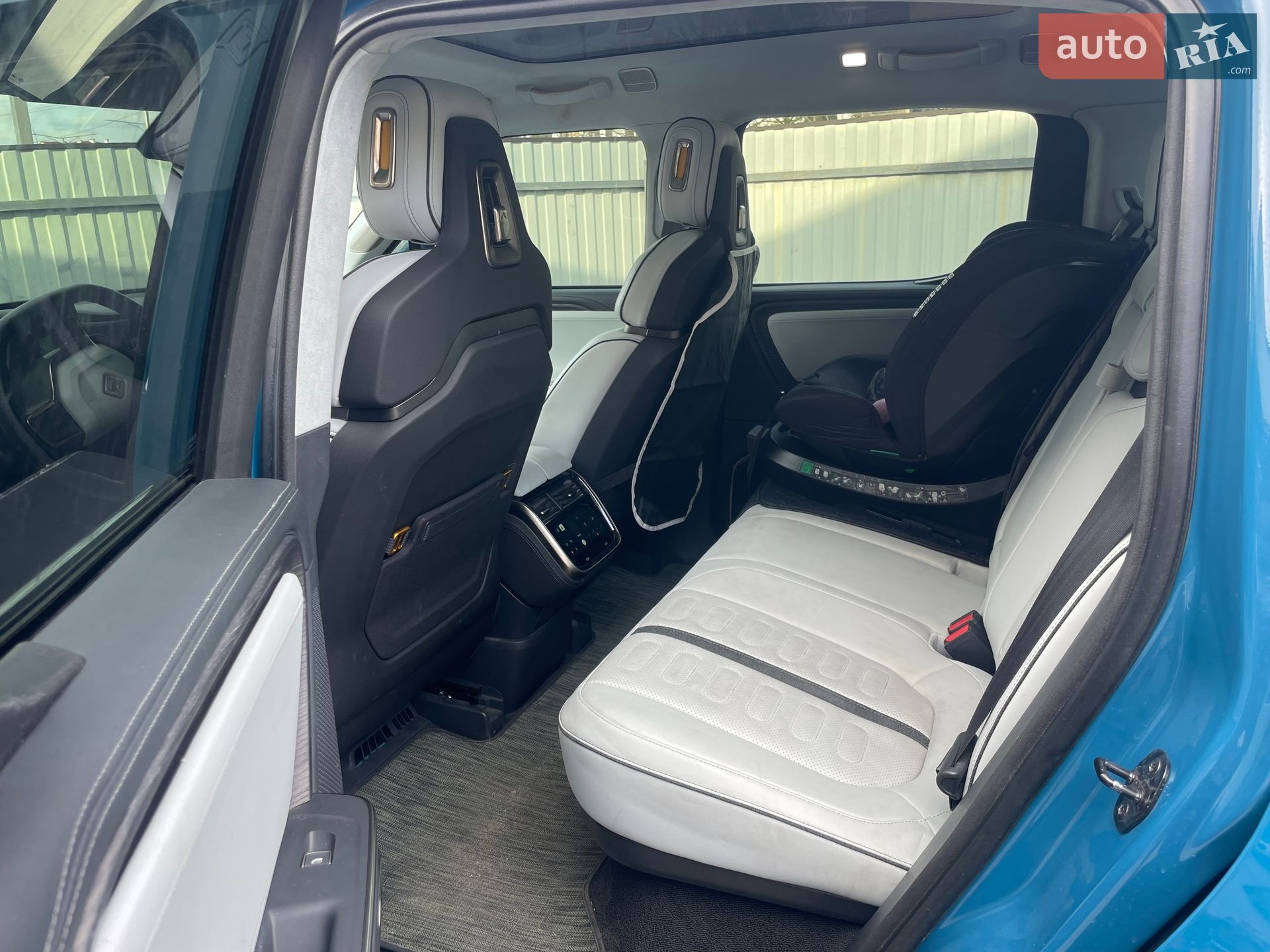 Rivian R1T 2023 VIN 7FCTGAAA0PN021721 фото оголошення 28 з 54
