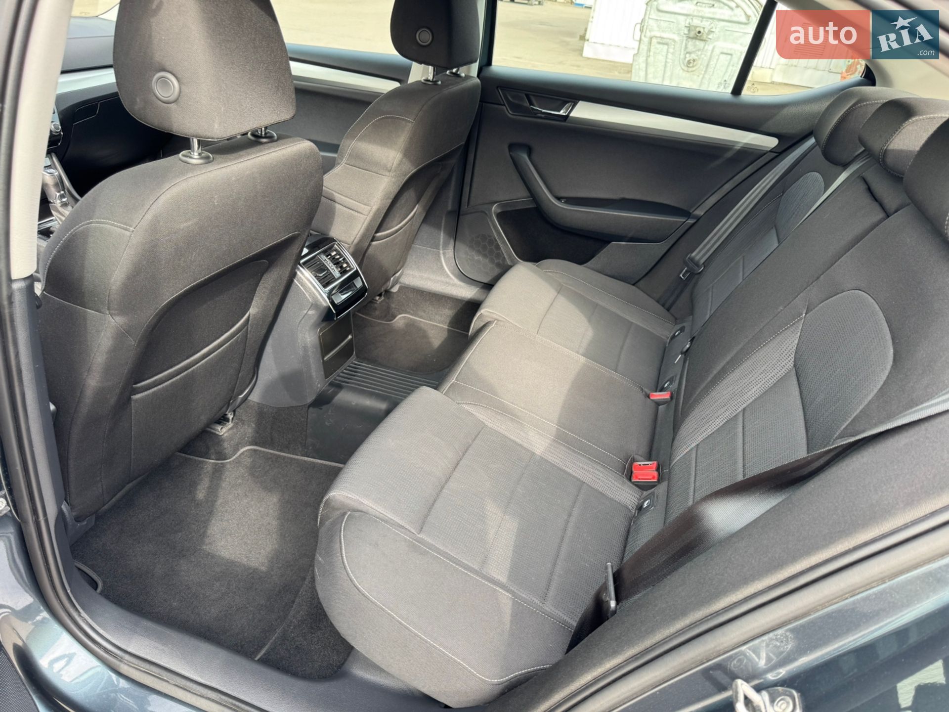 Skoda Superb 2017 VIN TMBCJ7NP1H7535138 фото оголошення 16 з 42