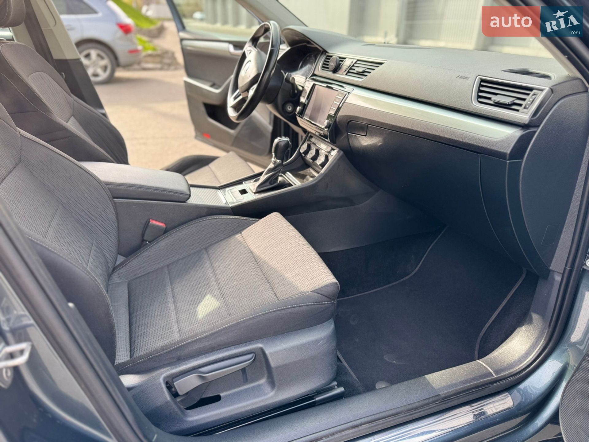 Skoda Superb 2017 VIN TMBCJ7NP1H7535138 фото оголошення 18 з 42