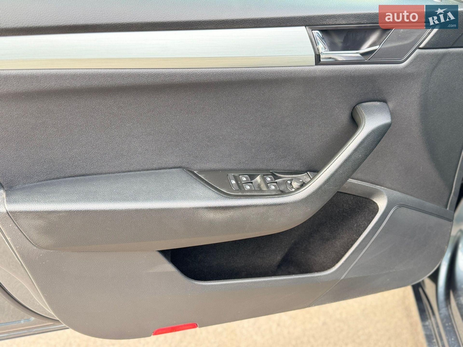 Skoda Superb 2017 VIN TMBCJ7NP1H7535138 фото оголошення 26 з 42