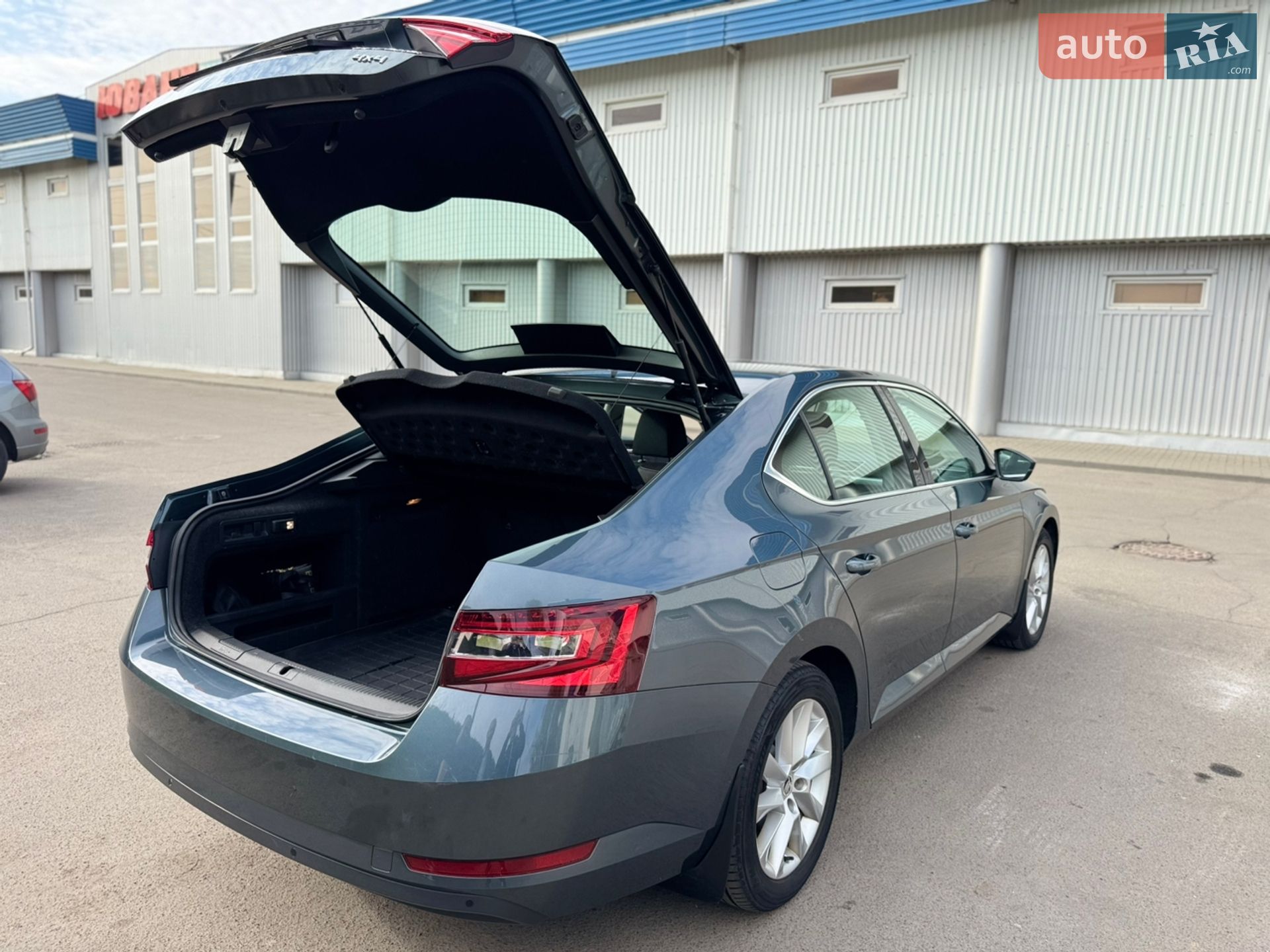 Skoda Superb 2017 VIN TMBCJ7NP1H7535138 фото оголошення 31 з 42