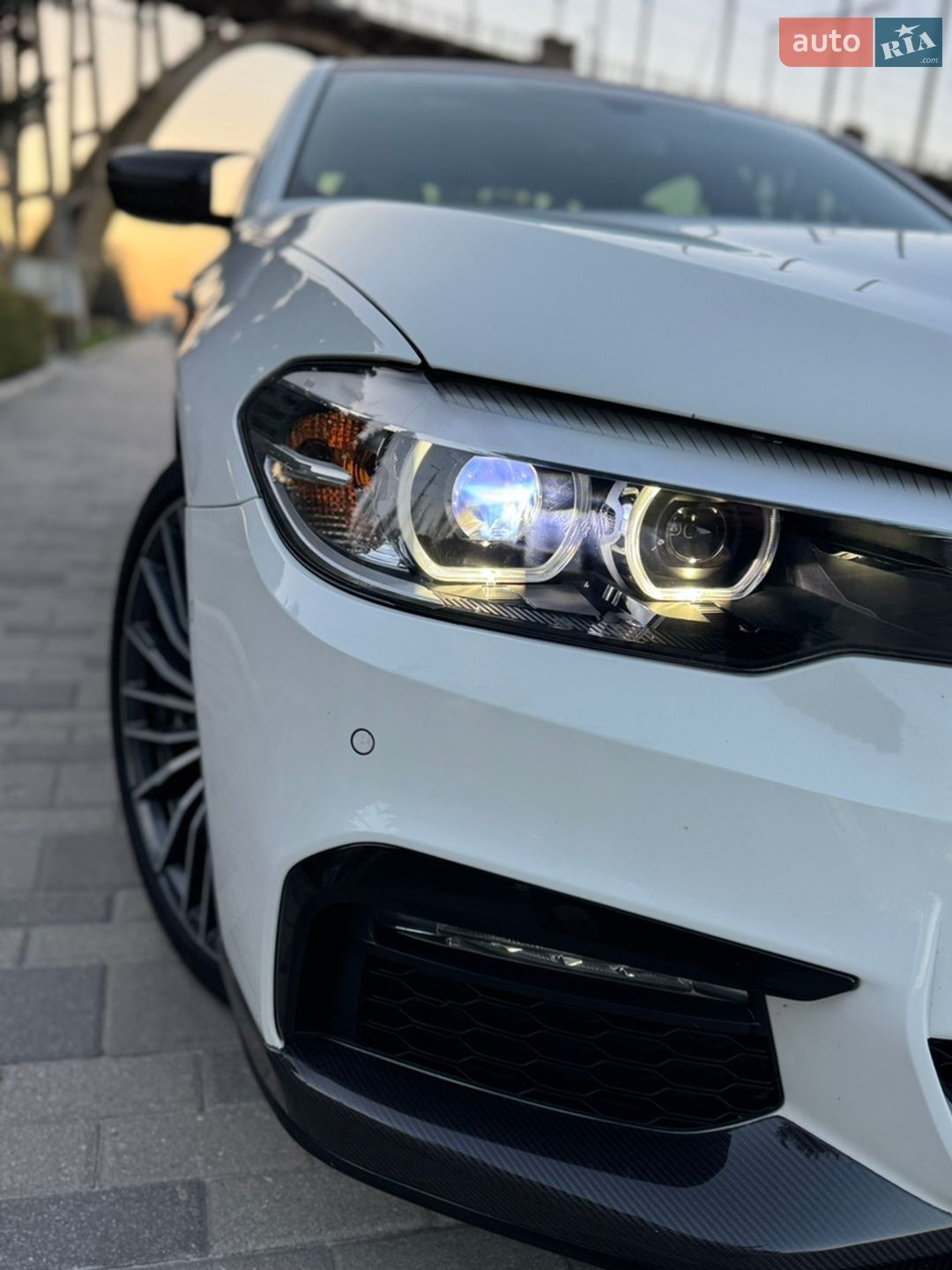 BMW 5 Series 2017 VIN WBAJC51050G468558 фото оголошення 9 з 55