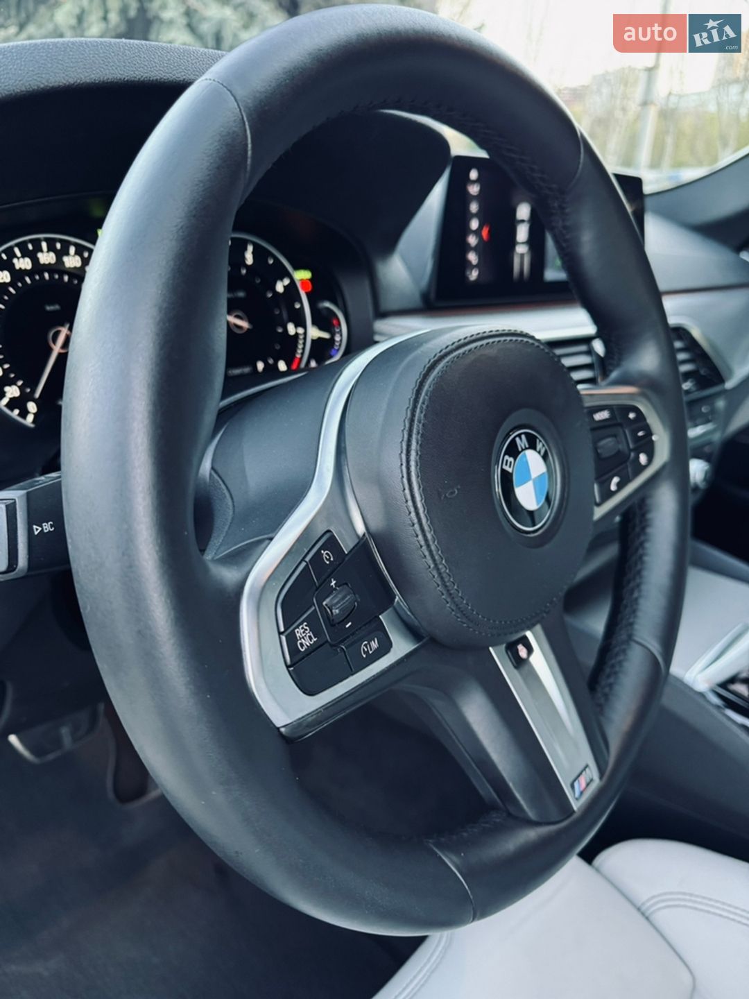 BMW 5 Series 2017 VIN WBAJC51050G468558 фото оголошення 19 з 55