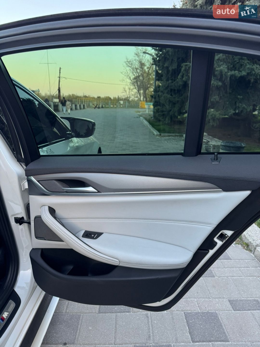 BMW 5 Series 2017 VIN WBAJC51050G468558 фото оголошення 38 з 55