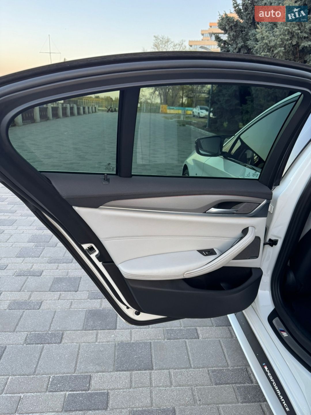 BMW 5 Series 2017 VIN WBAJC51050G468558 фото оголошення 43 з 55