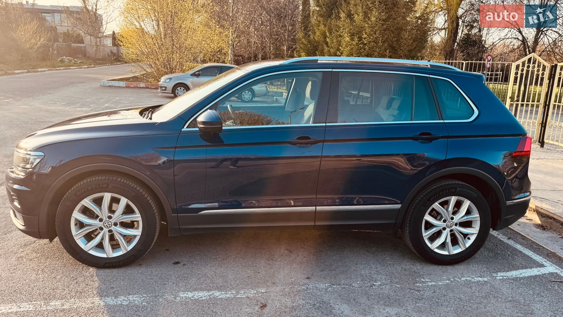 Volkswagen Tiguan 2018 VIN WVGZZZ5NZJW914607 фото оголошення 2 з 15