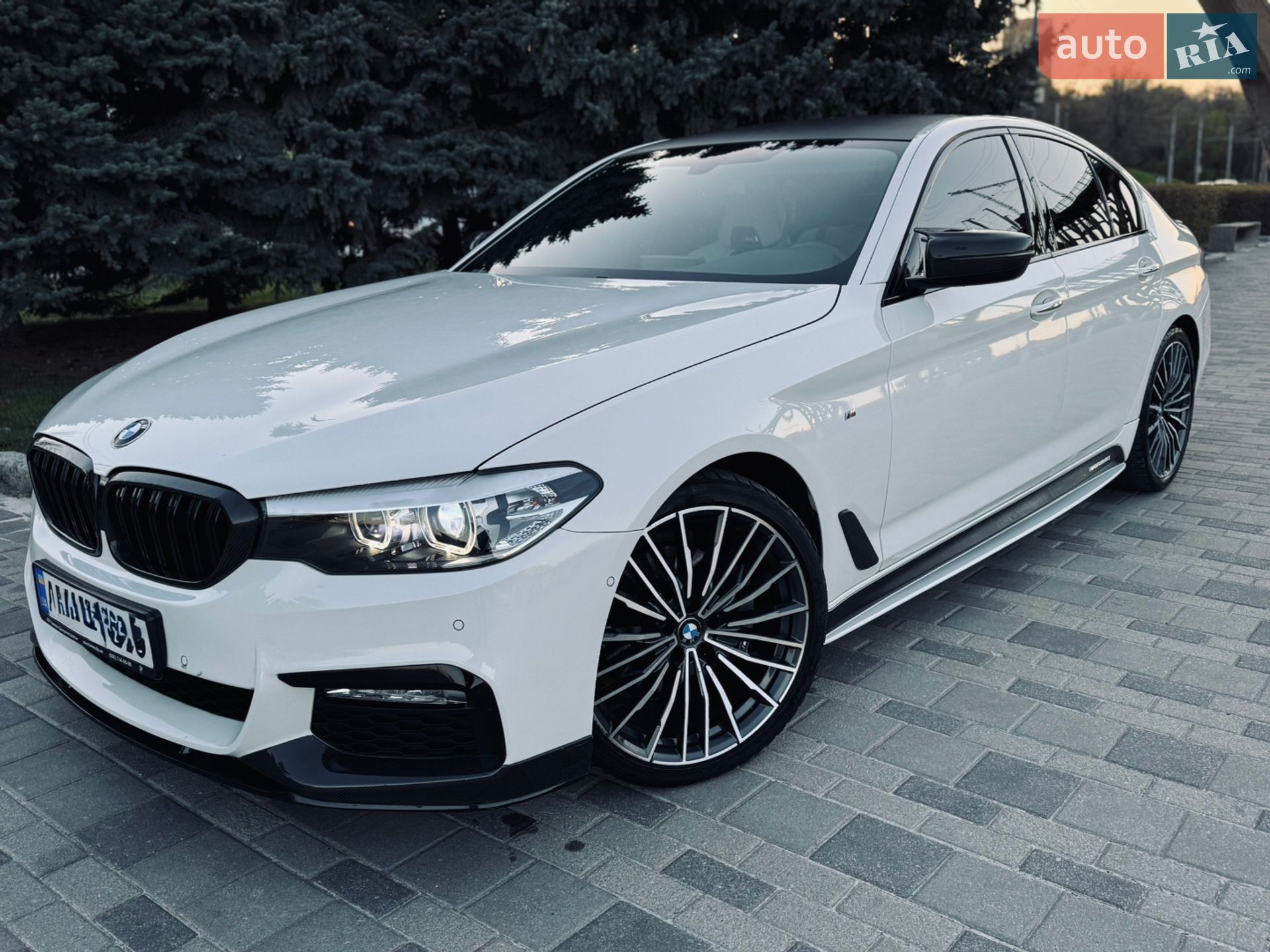 BMW 5 Series 2017 VIN WBAJC51050G468558 фото оголошення 3 з 55