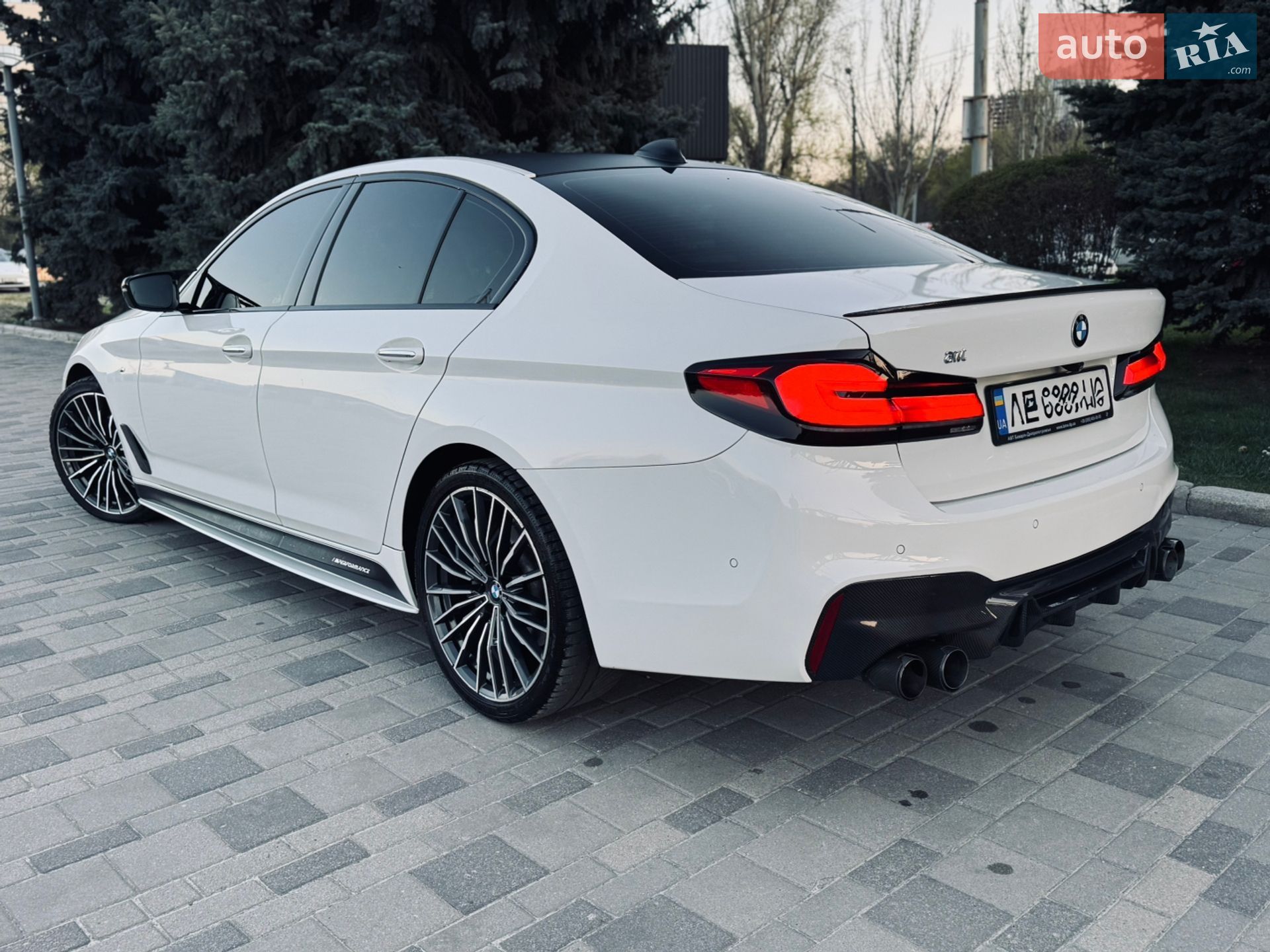 BMW 5 Series 2017 VIN WBAJC51050G468558 фото оголошення 6 з 55