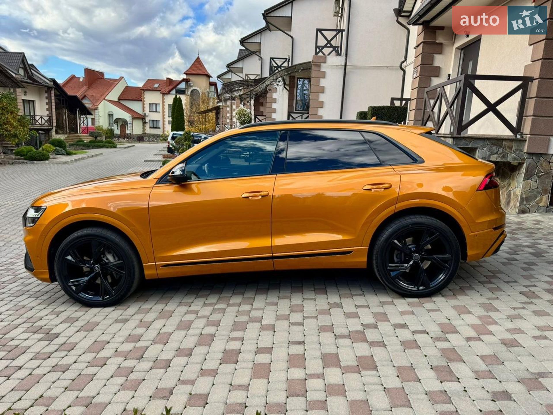Audi Q8 2020 VIN WAUZZZF15LD016304 фото оголошення 11 з 36