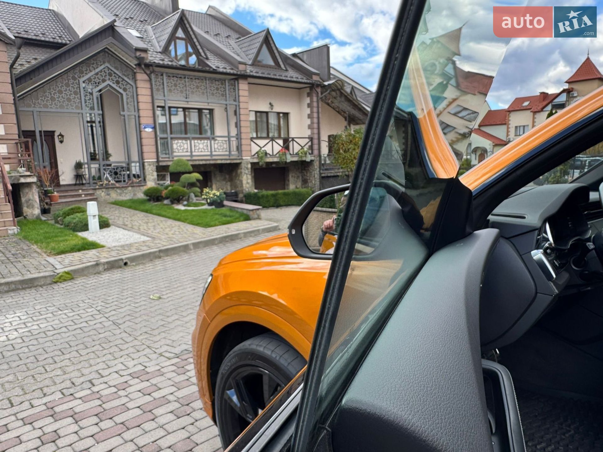 Audi Q8 2020 VIN WAUZZZF15LD016304 фото оголошення 25 з 36
