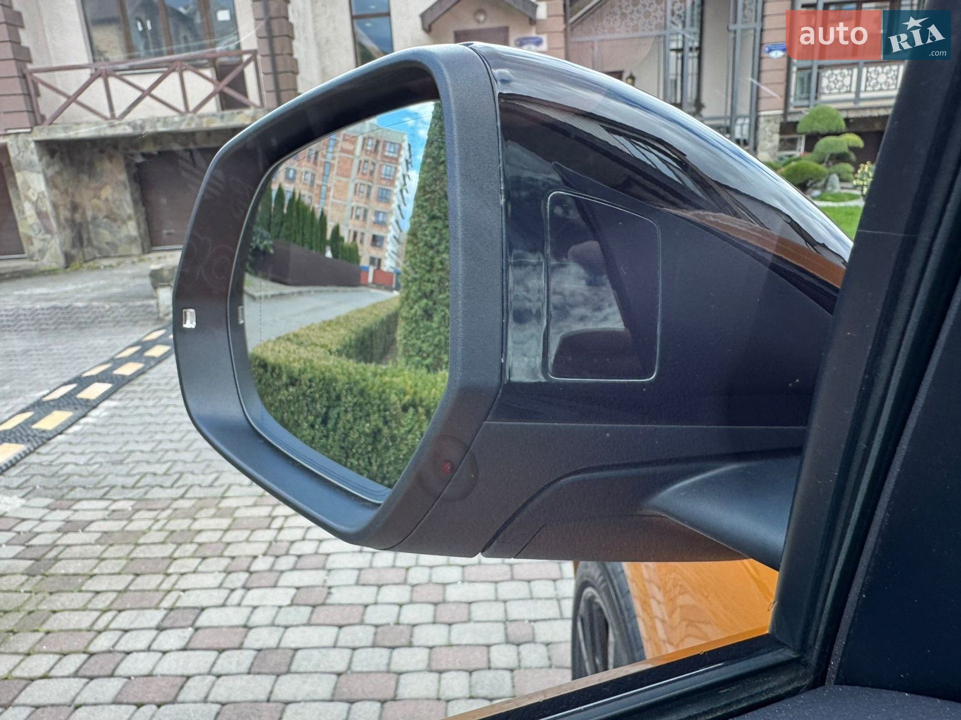 Audi Q8 2020 VIN WAUZZZF15LD016304 фото оголошення 29 з 36