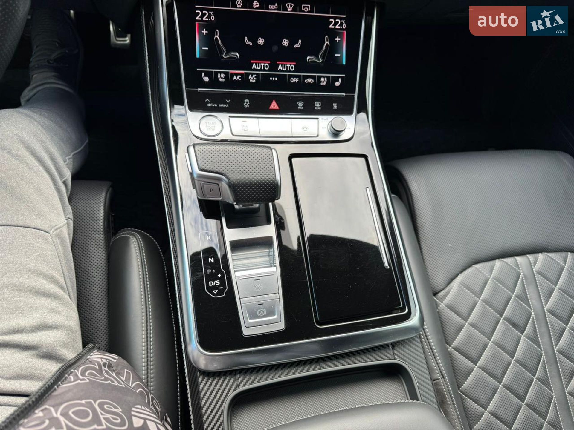 Audi Q8 2020 VIN WAUZZZF15LD016304 фото оголошення 31 з 36