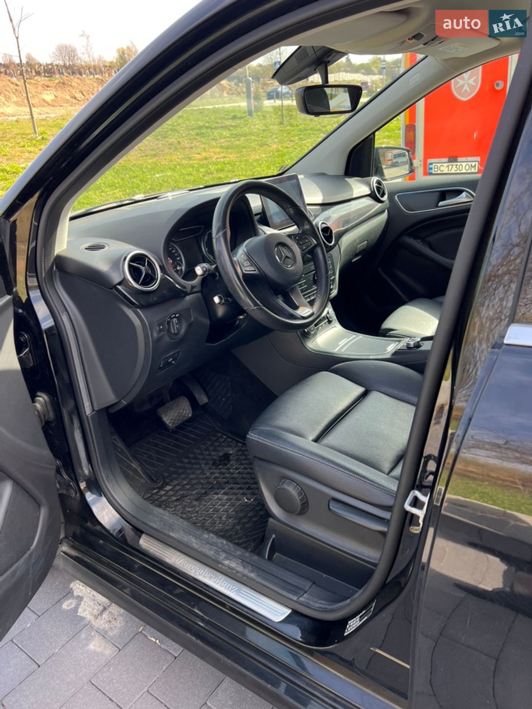 Mercedes-Benz B-Class 2016 VIN WDD2428901J013809 фото оголошення 33 з 43