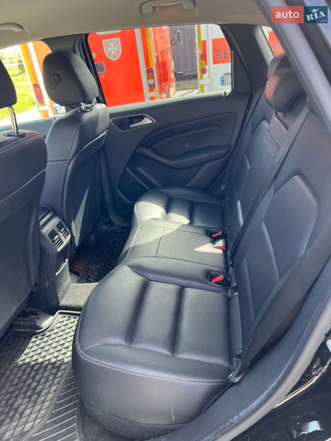 Mercedes-Benz B-Class 2016 VIN WDD2428901J013809 фото оголошення 32 з 43