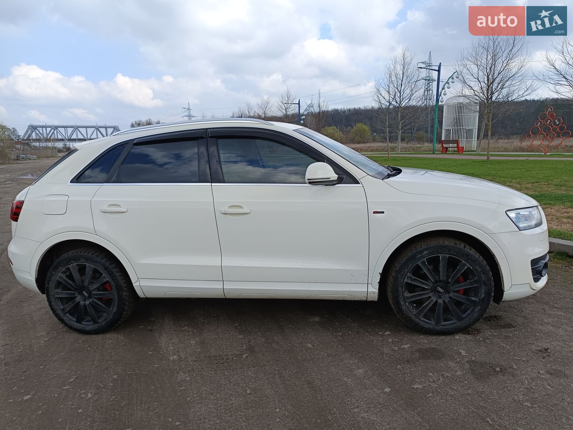 Audi Q3 2012 VIN WAUZZZ8U3DR054111 фото оголошення 17 з 44