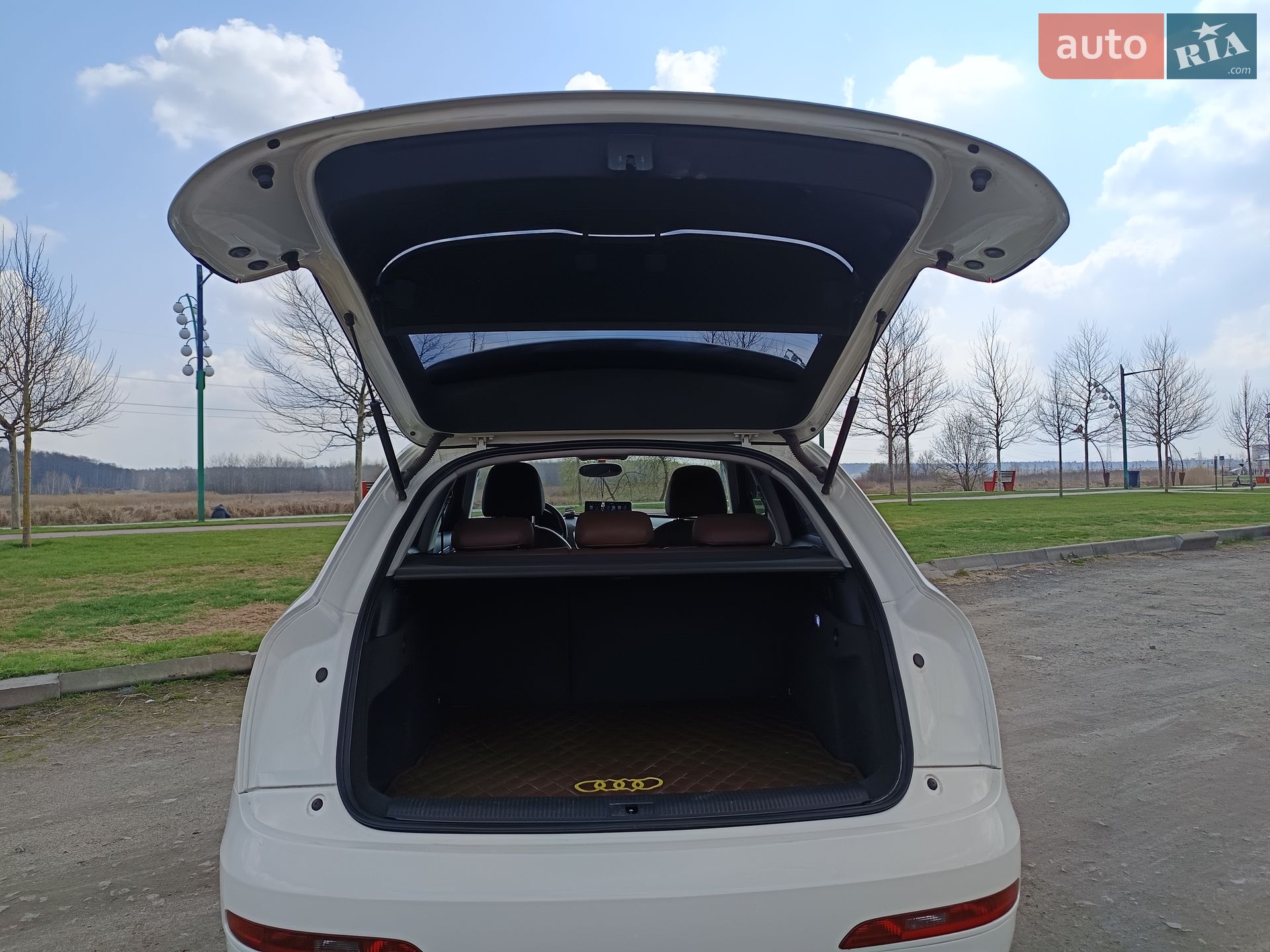 Audi Q3 2012 VIN WAUZZZ8U3DR054111 фото оголошення 24 з 44