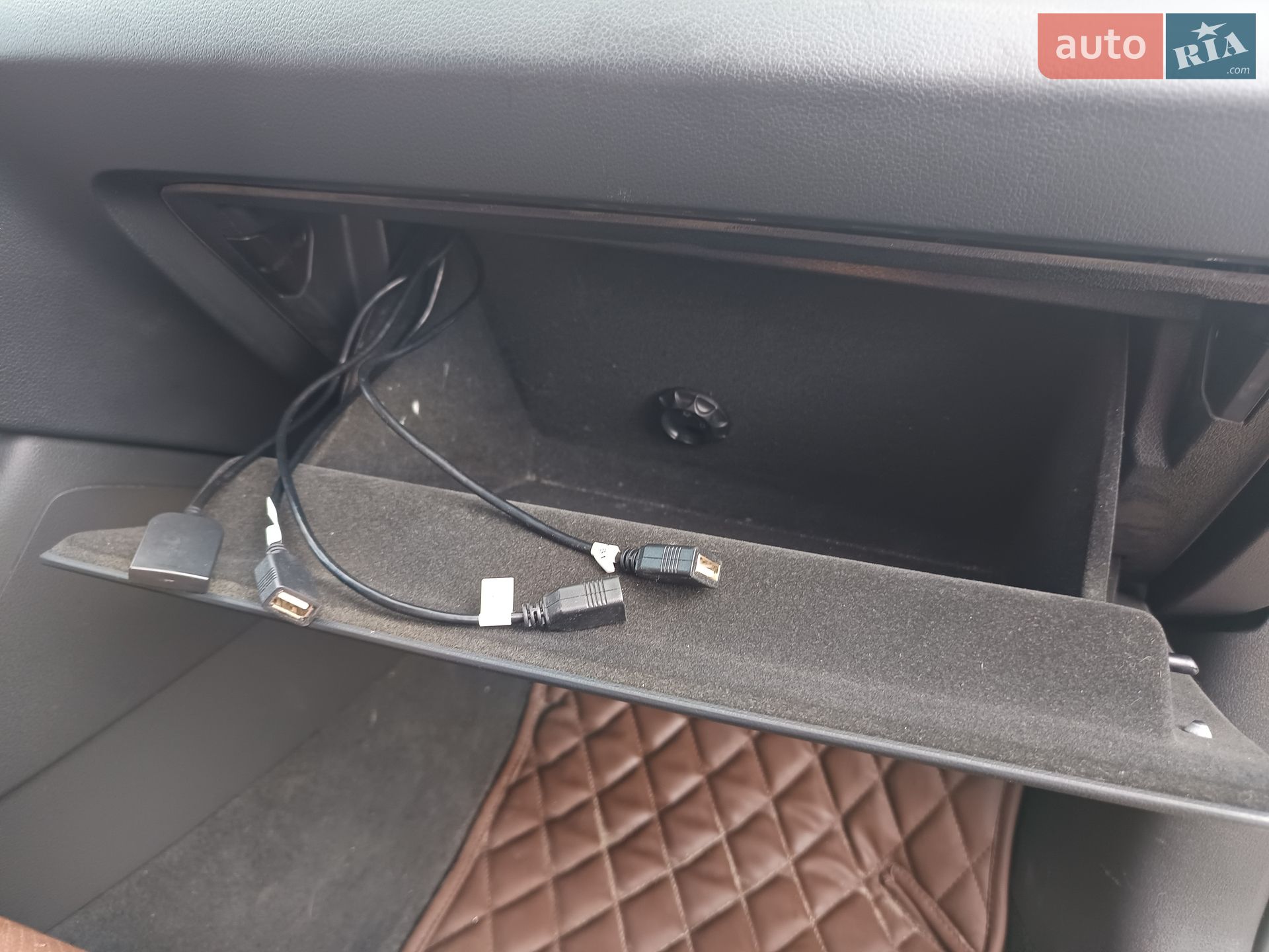 Audi Q3 2012 VIN WAUZZZ8U3DR054111 фото оголошення 32 з 44