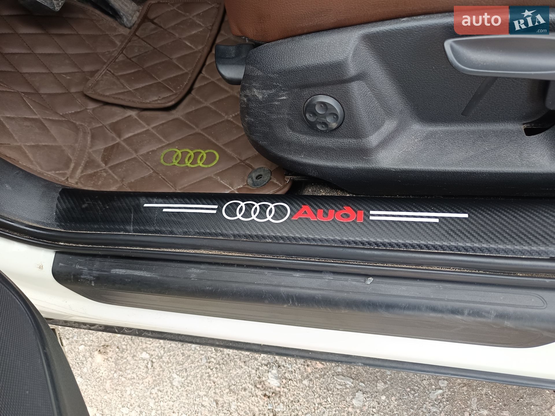 Audi Q3 2012 VIN WAUZZZ8U3DR054111 фото оголошення 31 з 44