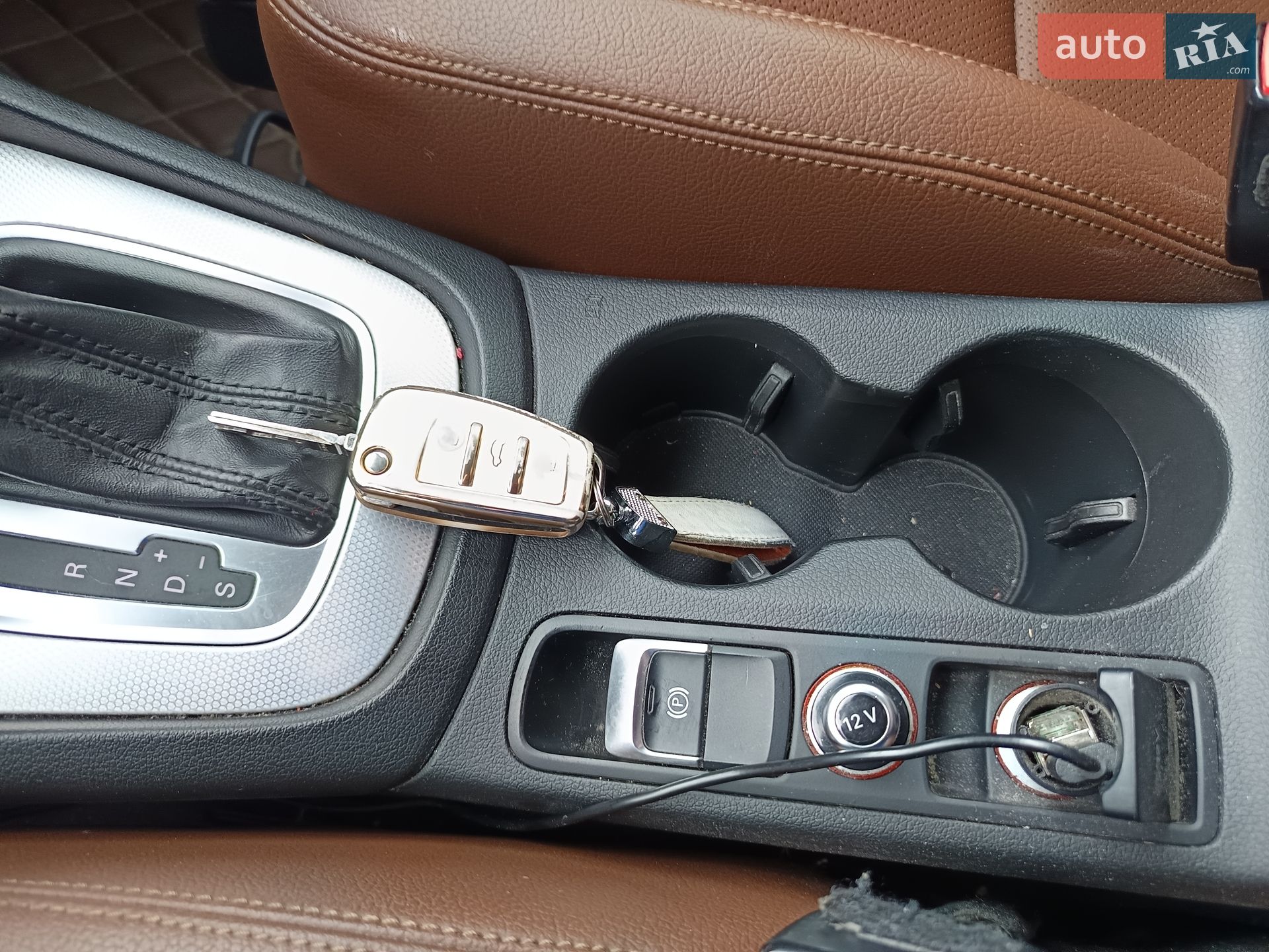 Audi Q3 2012 VIN WAUZZZ8U3DR054111 фото оголошення 40 з 44