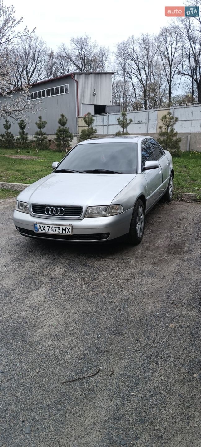 Audi A4 2000 VIN WAUZZZ8DZ1A056830 фото оголошення 3 з 19