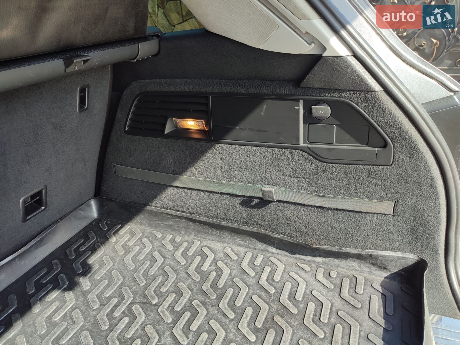Volkswagen Touareg 2012 VIN WVGZZZ7PZCD052284 фото оголошення 80 з 90