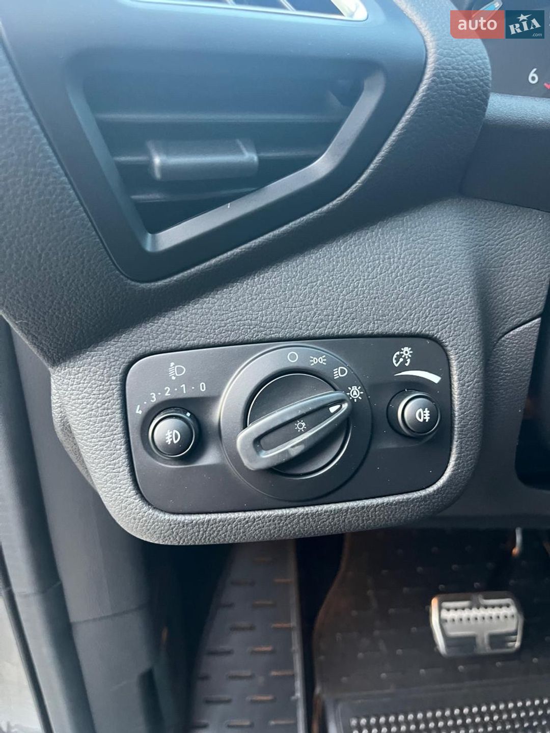 Ford Kuga 2018 VIN WF0AXXWPMAJY22208 фото оголошення 46 з 95