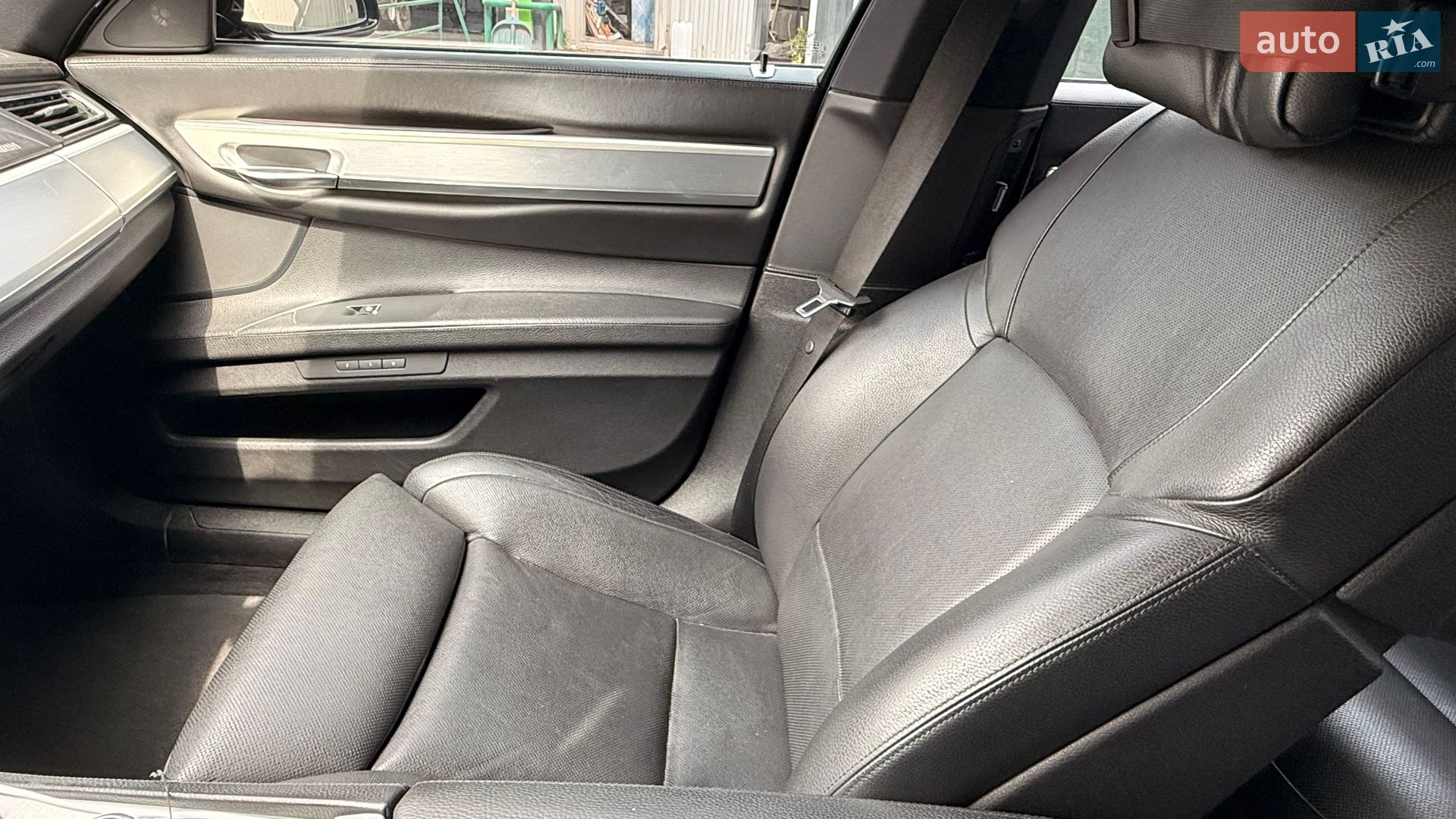 BMW 7 Series 2010 VIN WBAKC01050C498691 фото оголошення 28 з 35