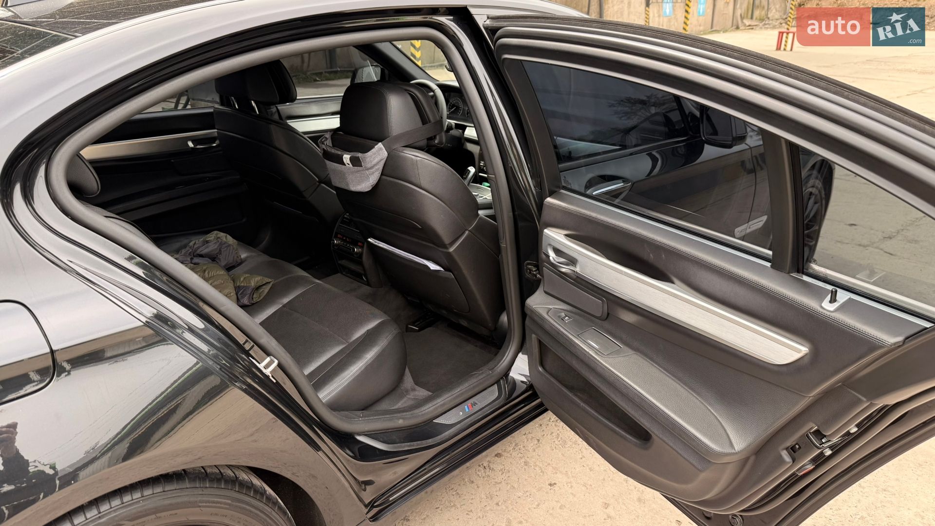 BMW 7 Series 2010 VIN WBAKC01050C498691 фото оголошення 30 з 35