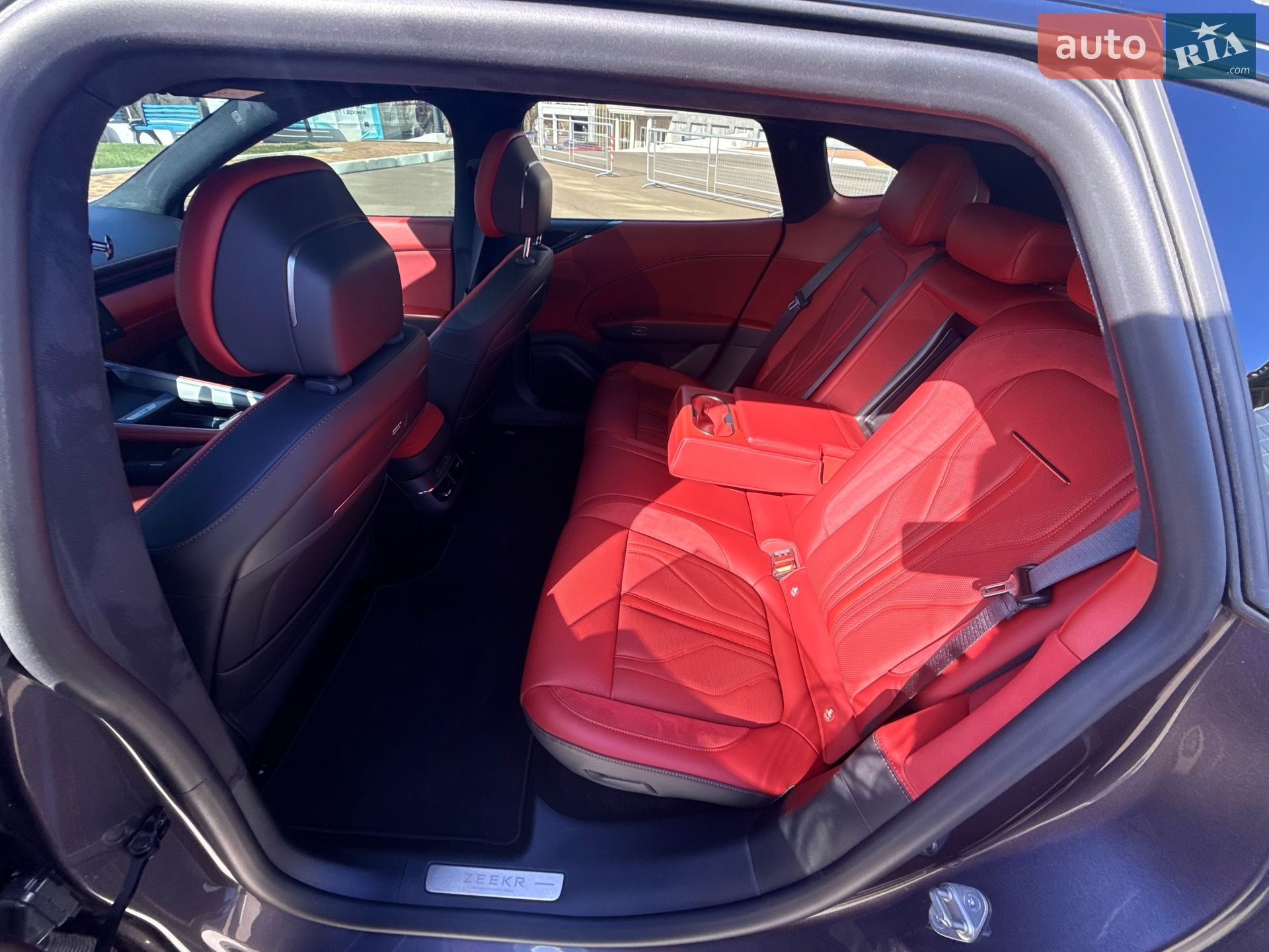 Zeekr 007 GT 2025 VIN L6T79NCE0SN043060 фото оголошення 10 з 18